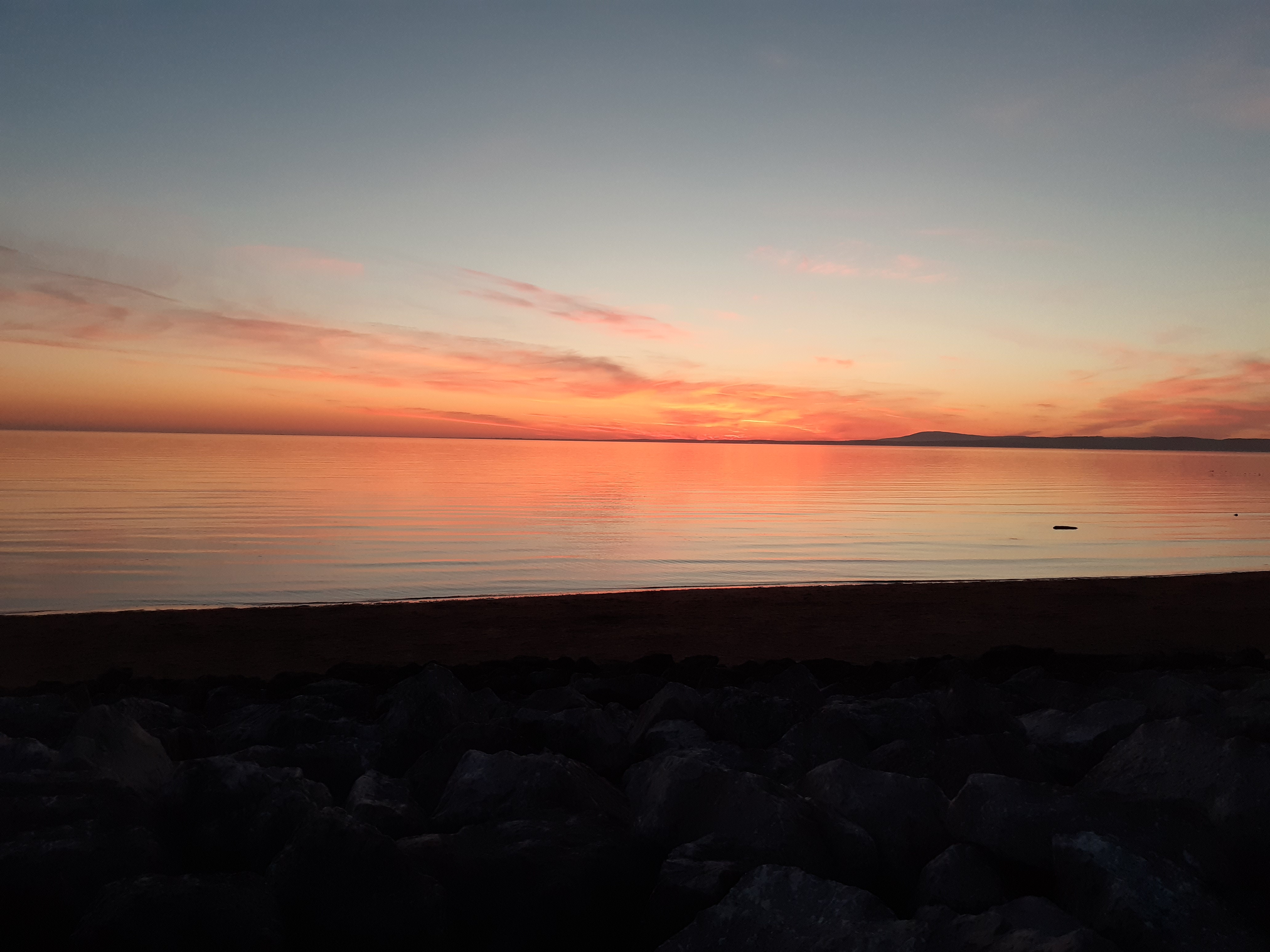 Lowering impedance in electroencephalography using a blunt needle